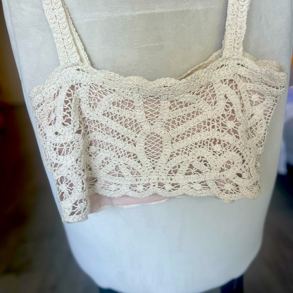 Crochet crop top. Off white